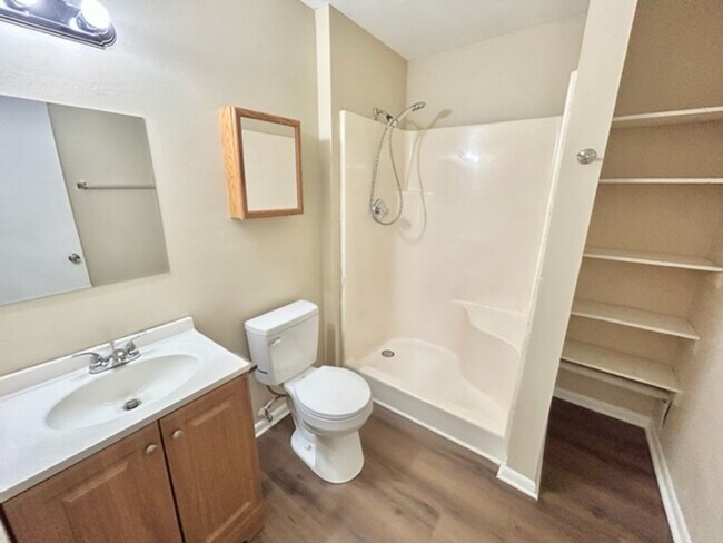 Building Photo - THREE BEDROOM/TWO BATH SOUTH HUNTSVILLE!