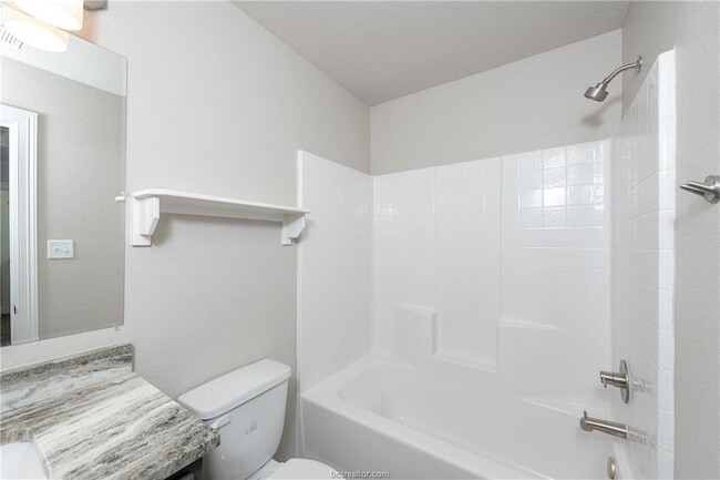 Building Photo - 707 Dominik Dr