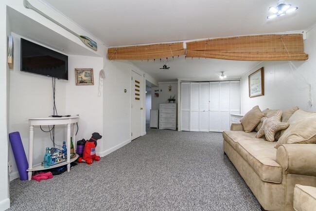 Building Photo - 43 Bellavista Dr