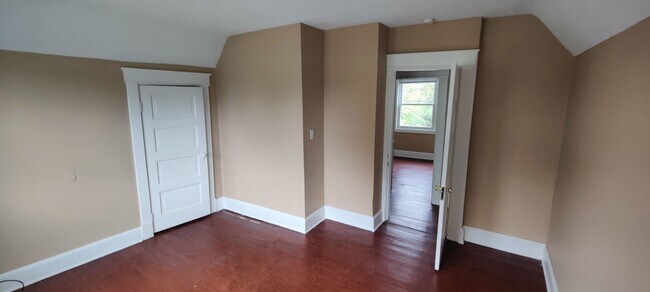 Building Photo - 209 N Grimes St