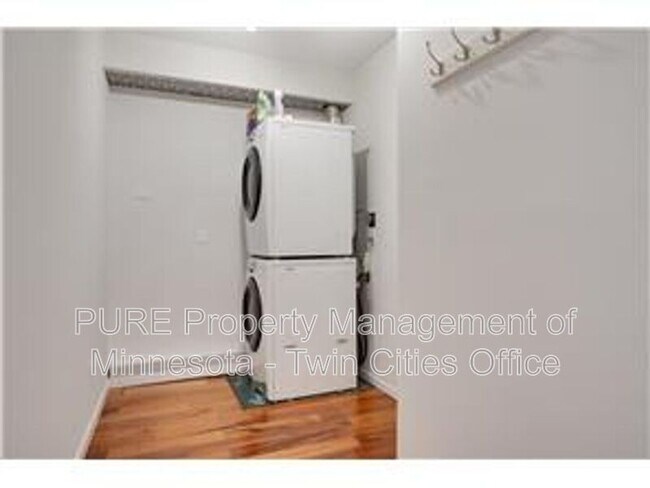 Building Photo - 9994 Dunberry Cir