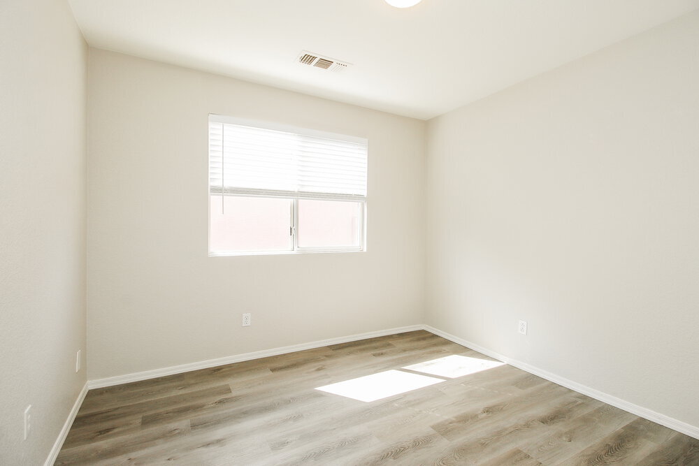 Building Photo - 1409 W 15th Ave