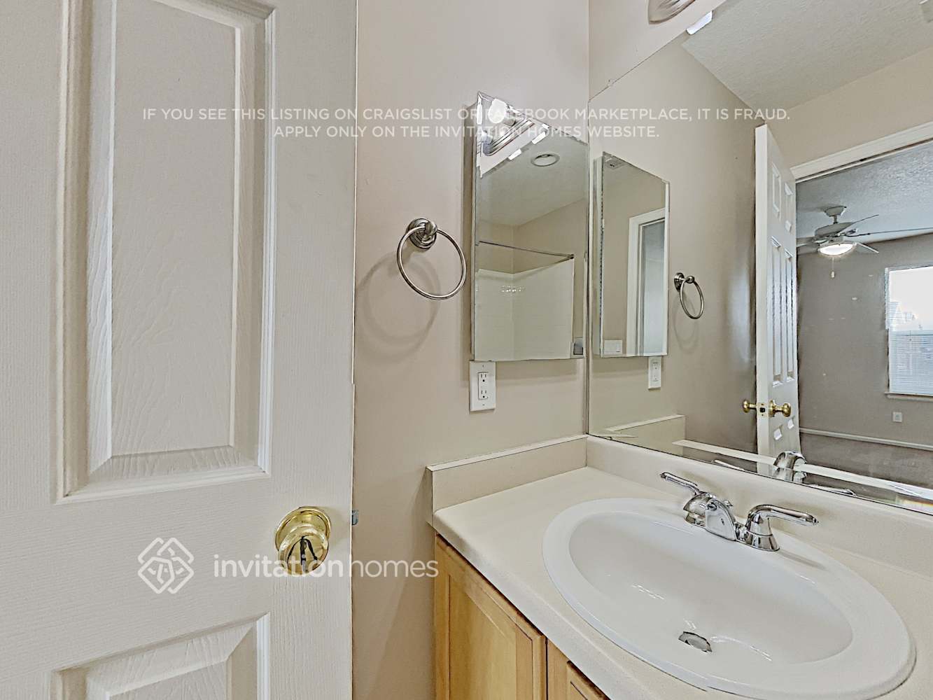 Building Photo - 712 Willow Dr