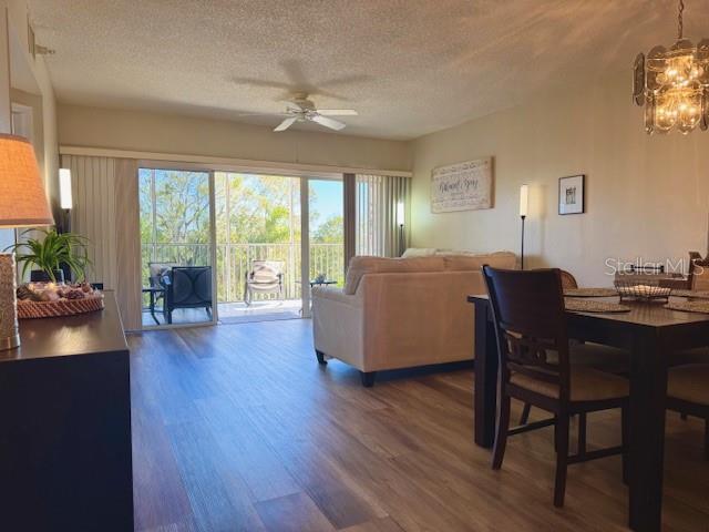 Building Photo - 6251 Shoreline Dr