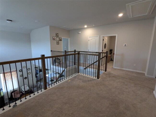 Building Photo - 2436 Danbury Ln