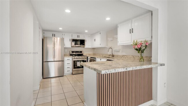 Building Photo - 7123 SW 115th Pl