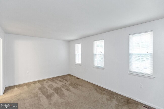 Building Photo - 14084 Fallbrook Ln