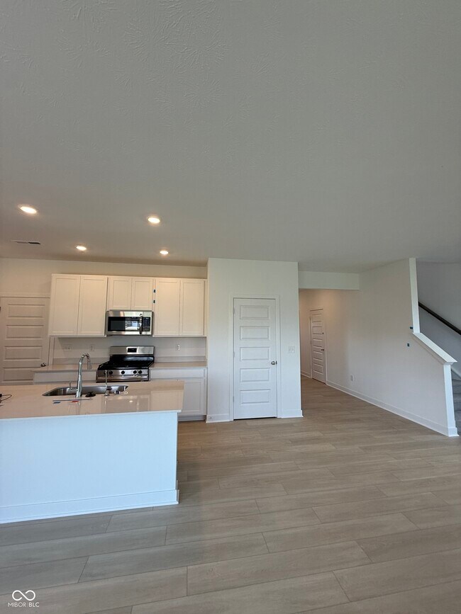 Building Photo - 15310 Swallow Fls Wy