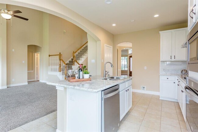 Building Photo - 5918 Union Springs