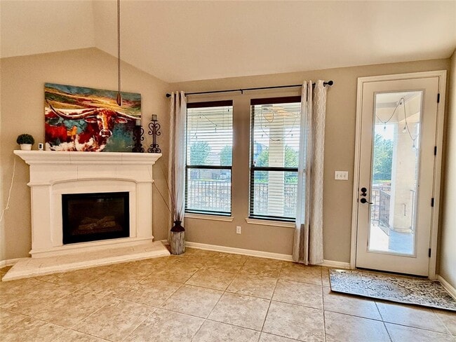 Building Photo - 14400 Senia Bend