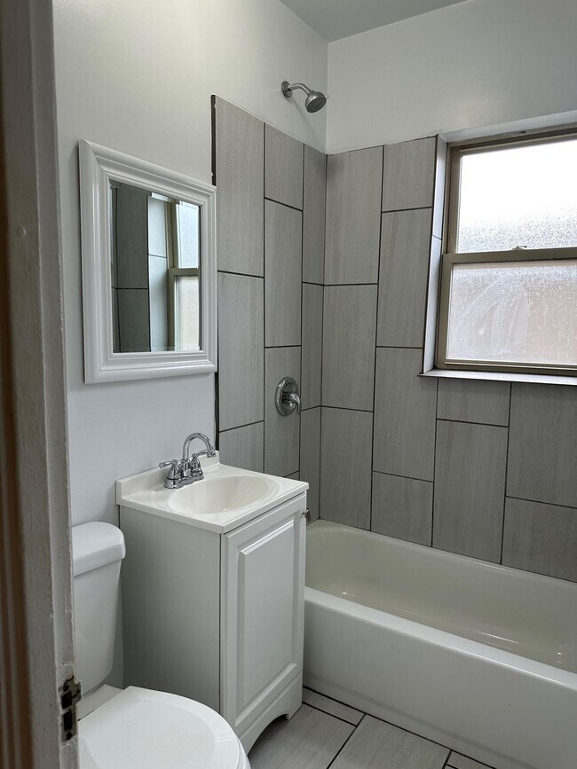 Building Photo - 6347 N Magnolia Ave