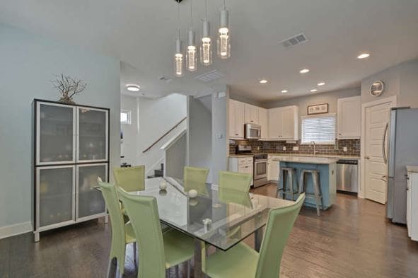 Kitchen/Dining Area - 1916 tripshaw lane