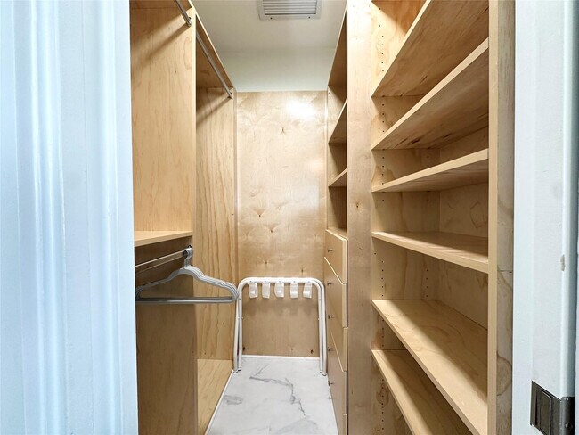 Building Photo - 1820 Bel Air Ave