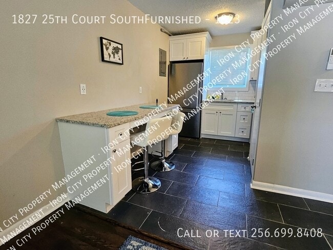 Building Photo - 1827 25th Ct S