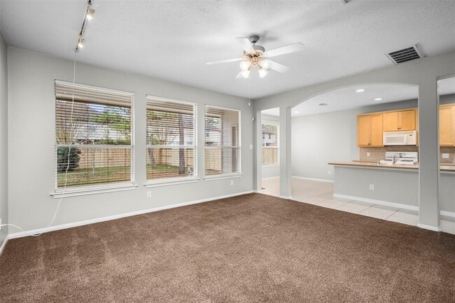 Building Photo - 23 E Twinvale Loop