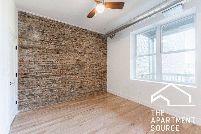 Building Photo - 2620 N Milwaukee Ave