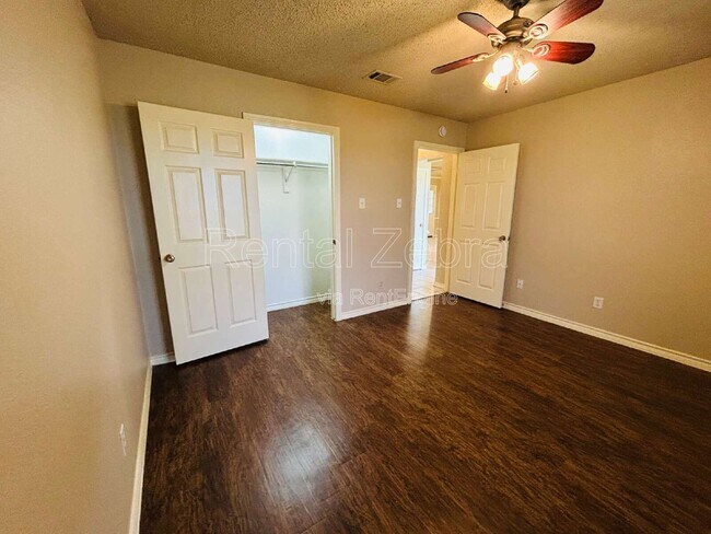 Building Photo - 828 Haverford Ln
