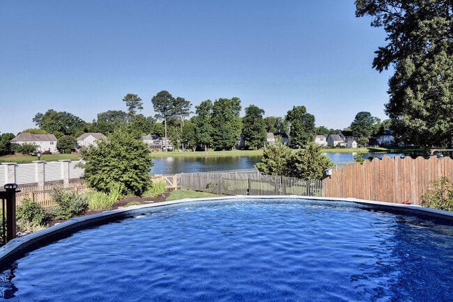 Building Photo - 128 Rockmor Ln