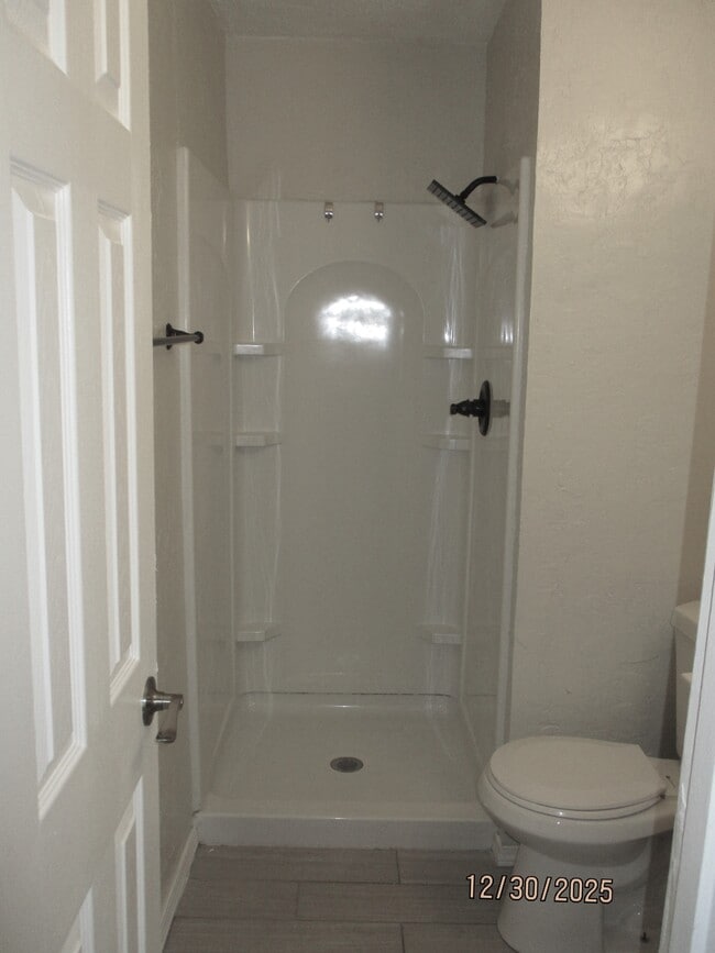 Building Photo - 13104 Oriente Ave NE