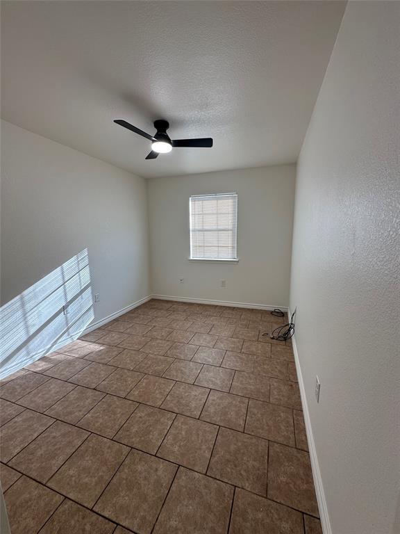 Building Photo - 112 Ave O