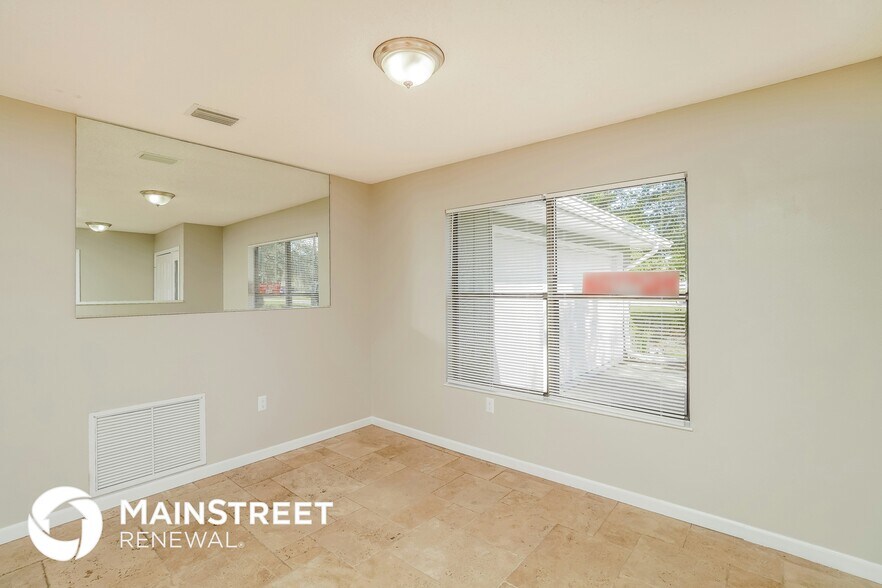 Building Photo - 8090 River Country Dr