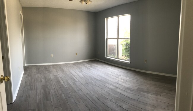 Master bedroom - walk in closet and master bathroom - 5420 Payton Dr E