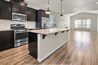 Building Photo - Beautiful Villebois Home - 3 Bedrooms + Bonus Room!