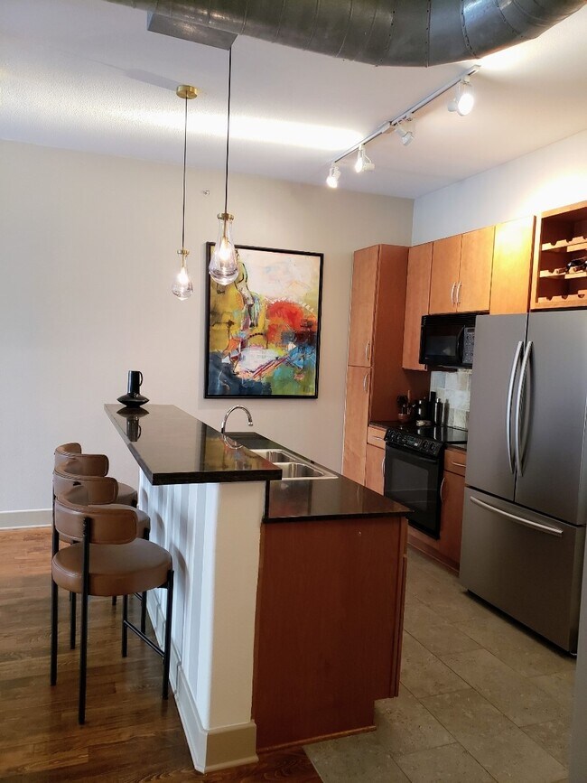 Building Photo - 1901 Post Oak Blvd