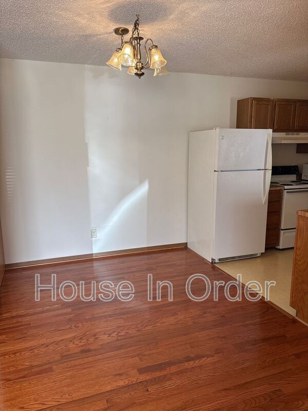 Building Photo - 1230 State St