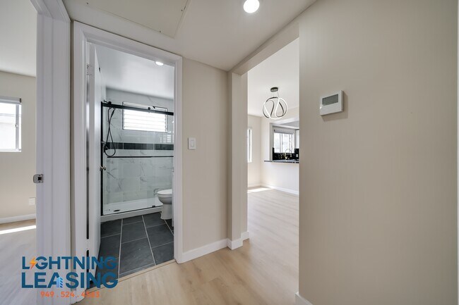 Building Photo - 1035 Hayworth Ave