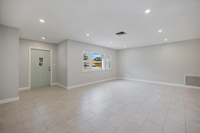 Building Photo - 1169 Carmella Cir