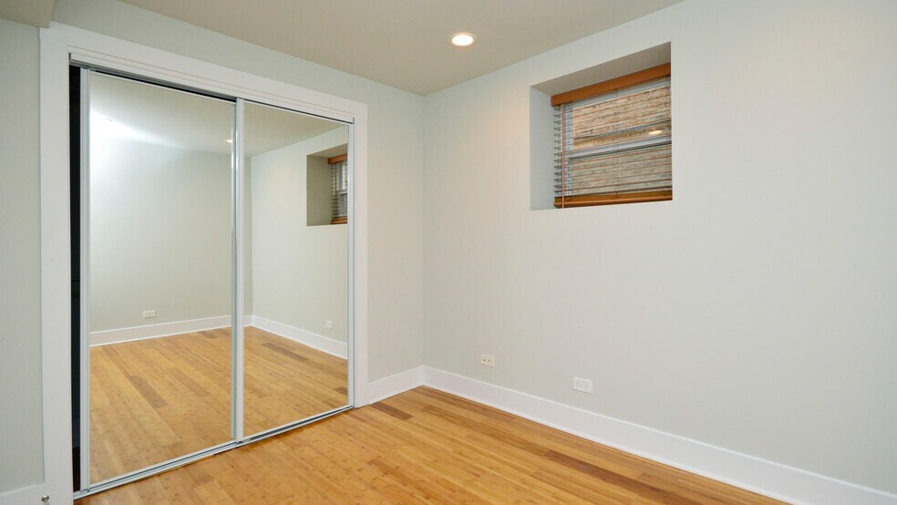 Building Photo - 6429 N Lakewood Ave