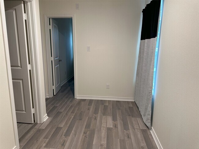 Building Photo - 16625 E Lynbrook