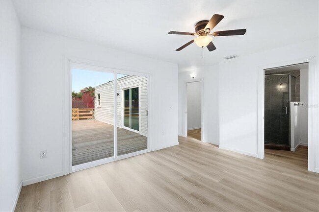 Building Photo - 515 46th St W