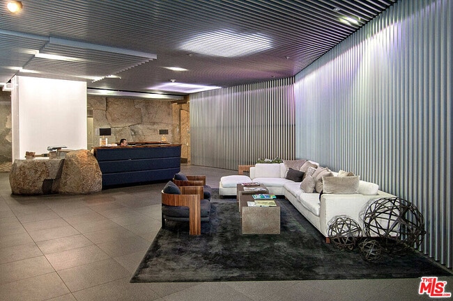 Building Photo - 3785 Wilshire Blvd