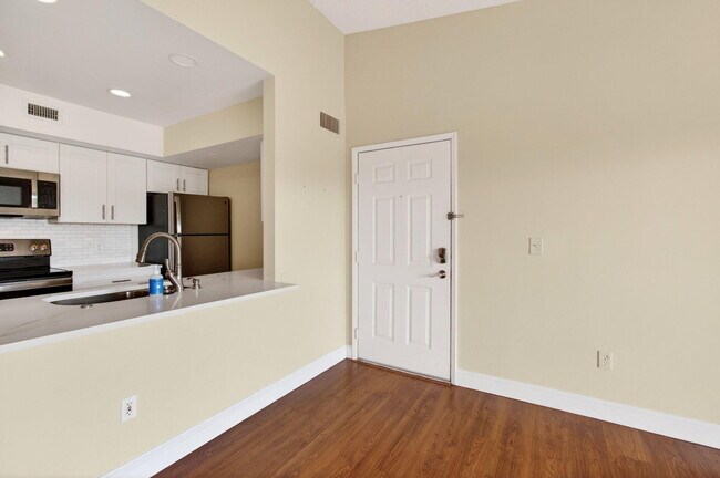 Building Photo - 157 Yacht Club Way