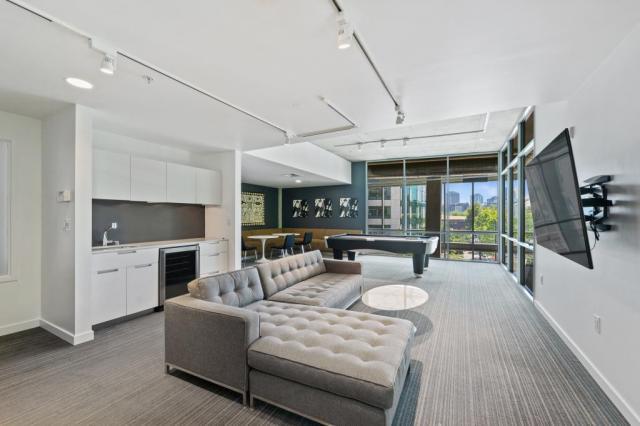 Building Photo - 1 bedroom in Seattle WA 98109