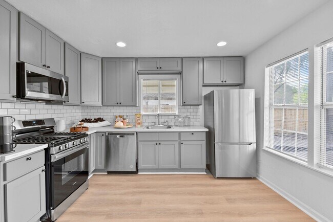 Building Photo - 5530 Malmedy Rd