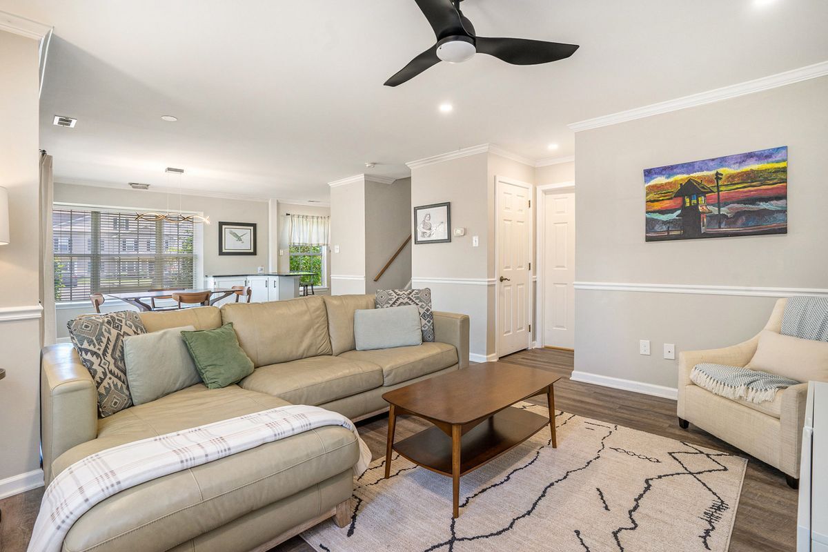 Building Photo - 5905 Drawbridge Ct