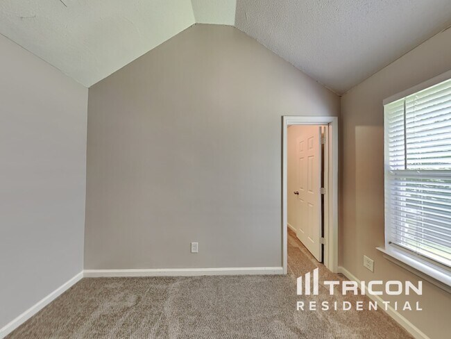 Building Photo - 2605 Thunder Basin Way