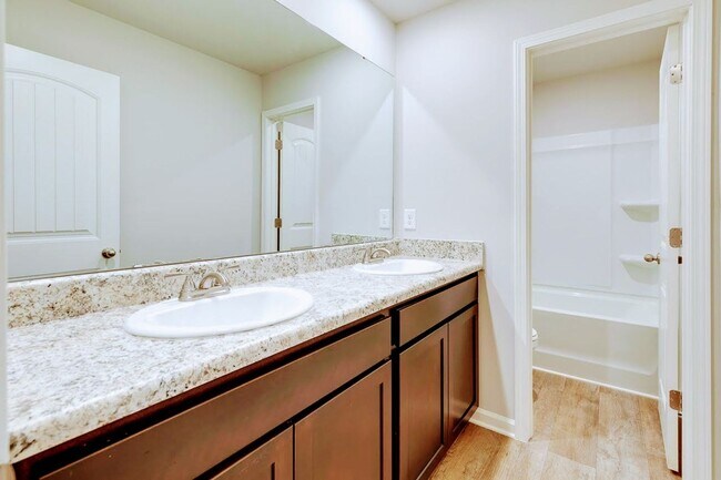Building Photo - Beautiful Rental Home Features 5 Beds/3.5 ...