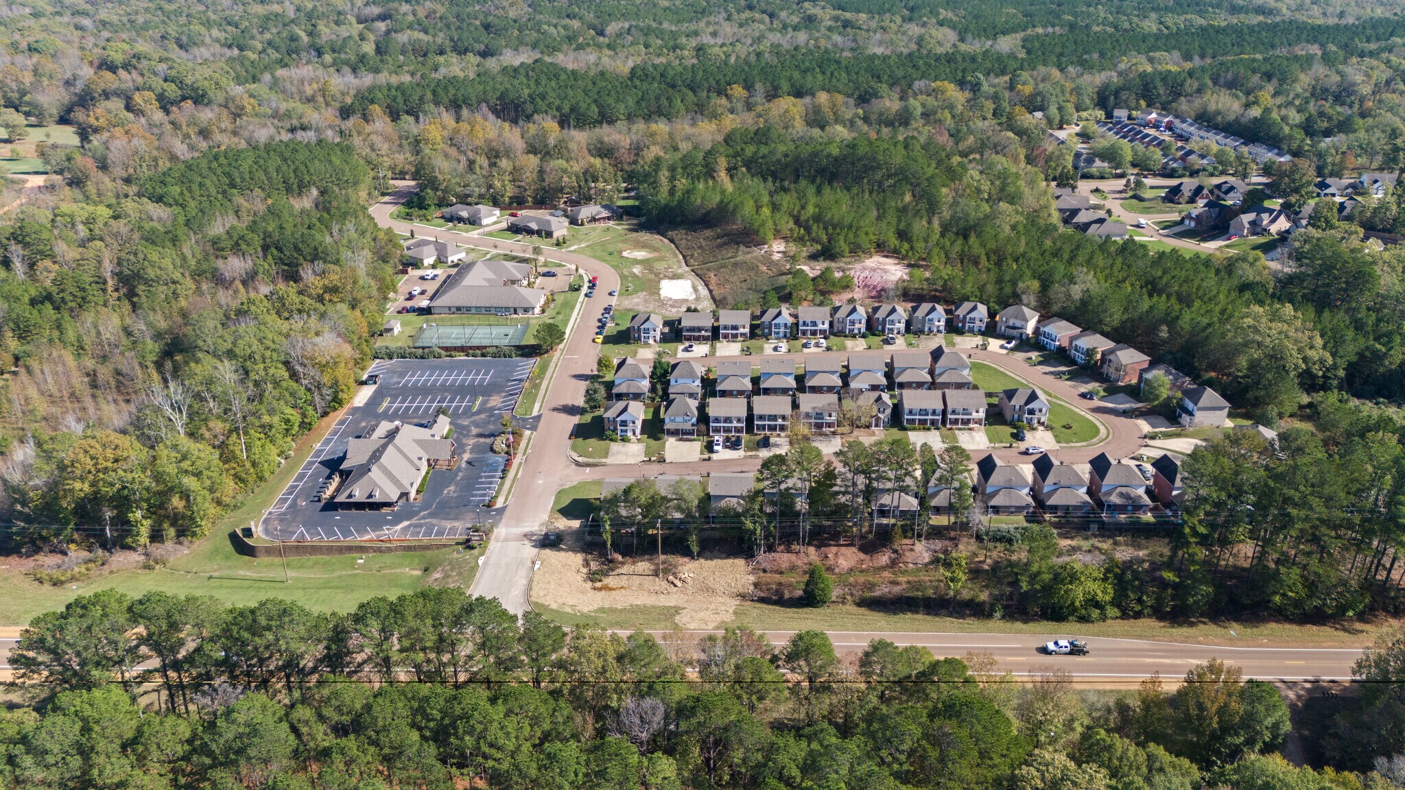 Building Photo - 728 Southpointe Commons Loop