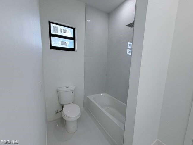 Building Photo - 477 Rayford St