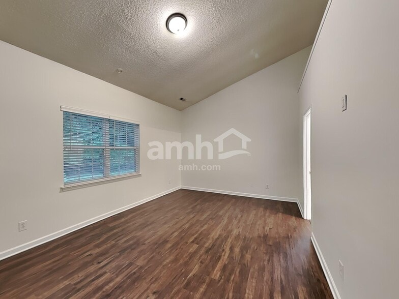 Building Photo - 6817 Reedy Creek Rd