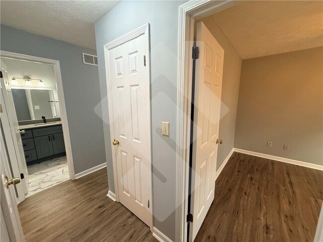 Building Photo - 4502 Alder Ln