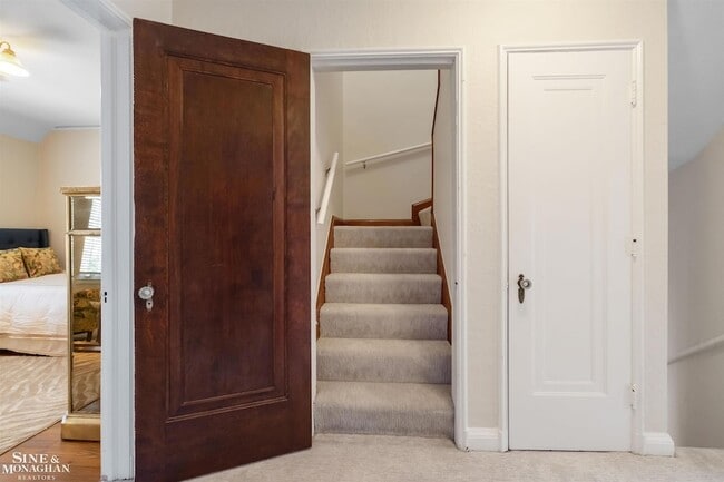 Building Photo - 476 St Clair Ave