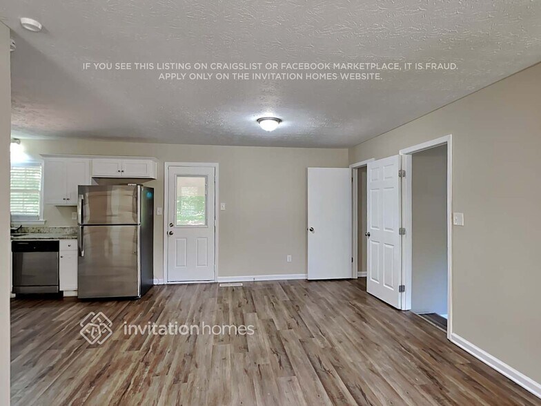 Building Photo - 8594 Autumn Leaf Dr