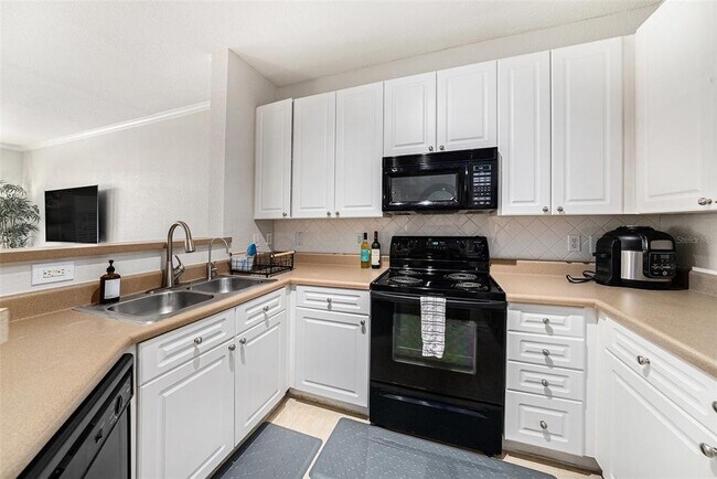 Building Photo - 4221 W Spruce St