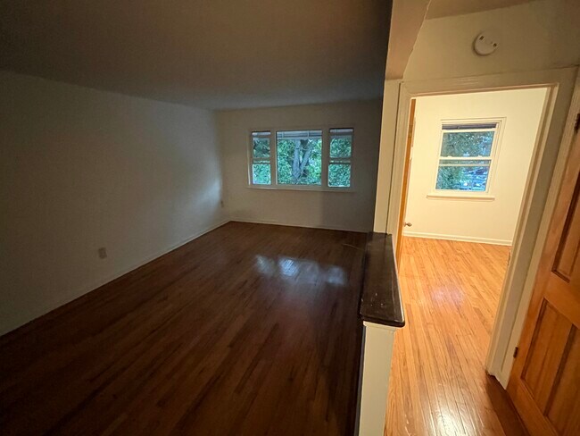 Building Photo - 3720 Bronxwood Ave