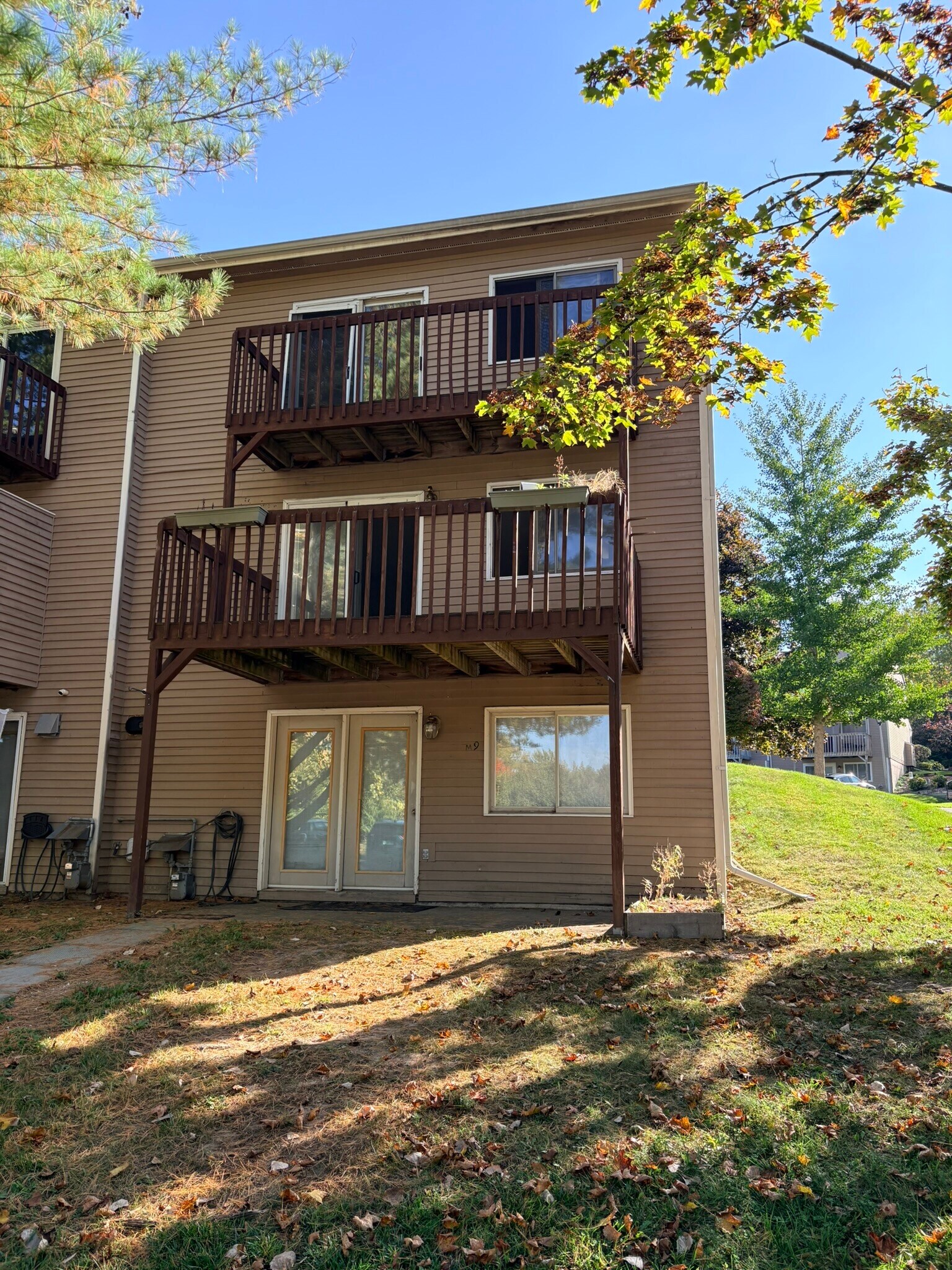 Building Photo - M9 Stonehedge Dr